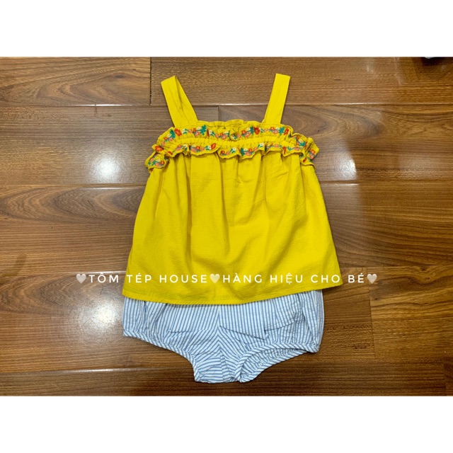 Set áo 2 dây vàng thêu hoa ngực cùng tregging mặc đơn giản mà chất