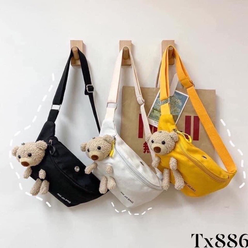 Túi vải đeo chéo kèm gấu