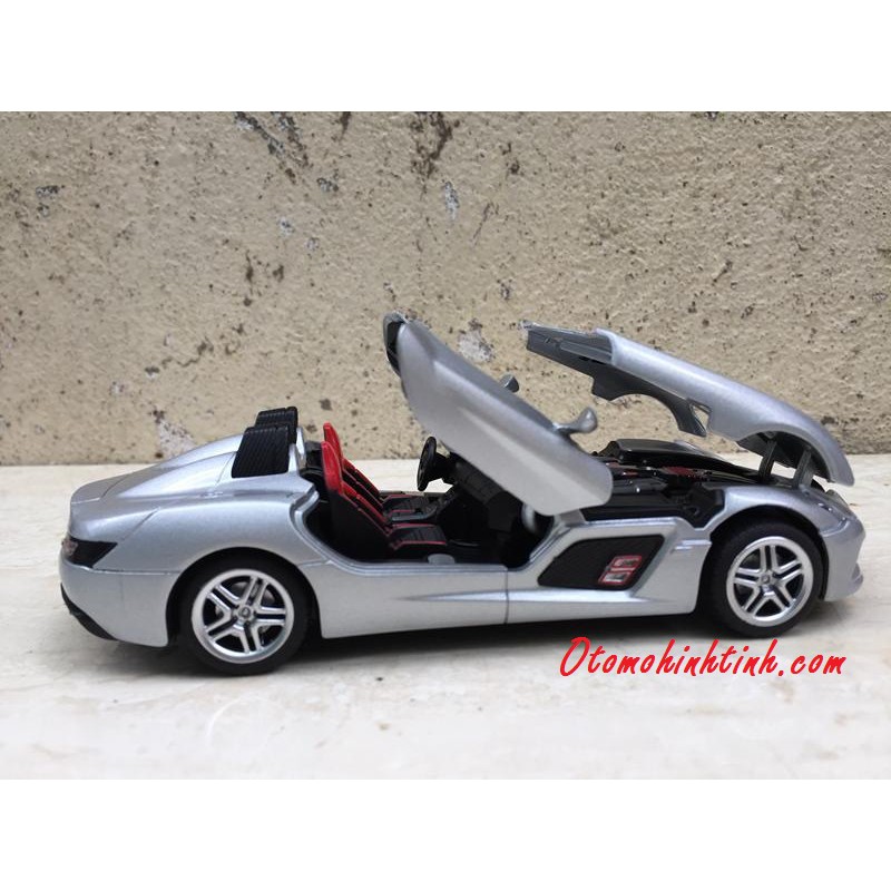 Mô hình xe ô tô Mercedes SLR Stirling Moss 1:32