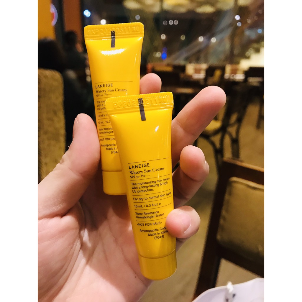 Kem chống nắng Laneige dưỡng ẩm Watery SPF50++ 10ml | BigBuy360 - bigbuy360.vn