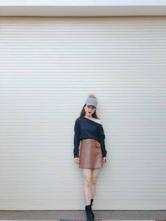 Áo thun lệch vai