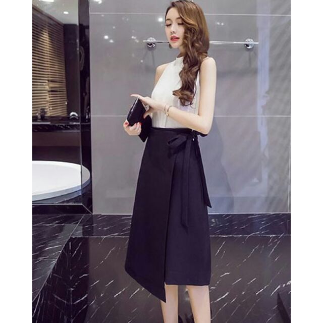 Chân  váy kiểu  đắp  xéo