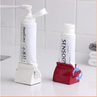 Dụng cụ kẹp vặn kem đánh rắng