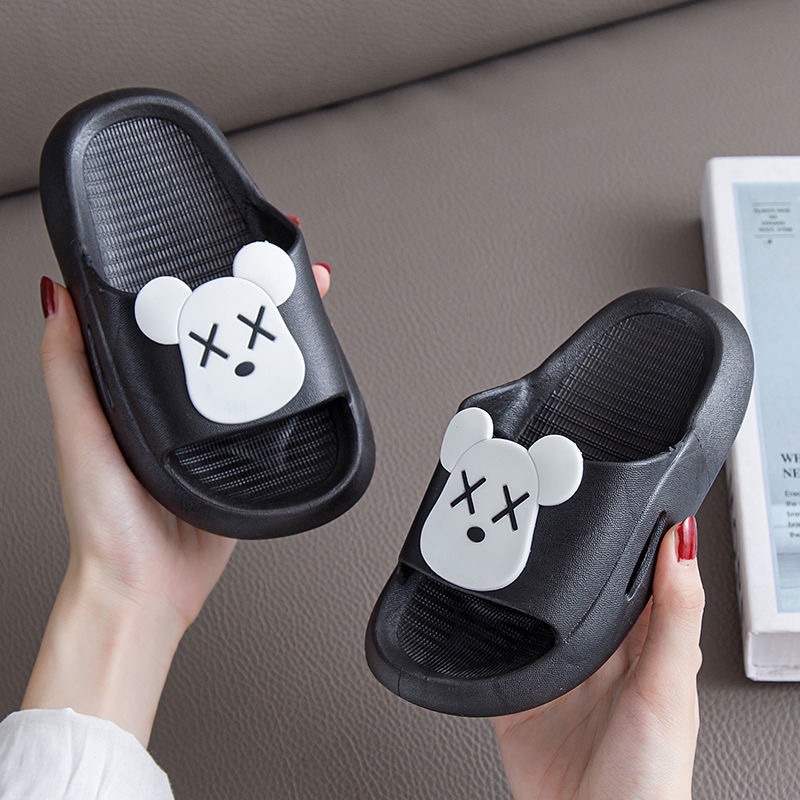 Dép gấu Kaws phong cách Hàn Quốc cho bé 🐻