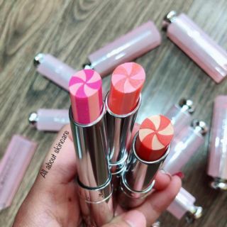 Son dưỡng môi Dior đủ màu ah.