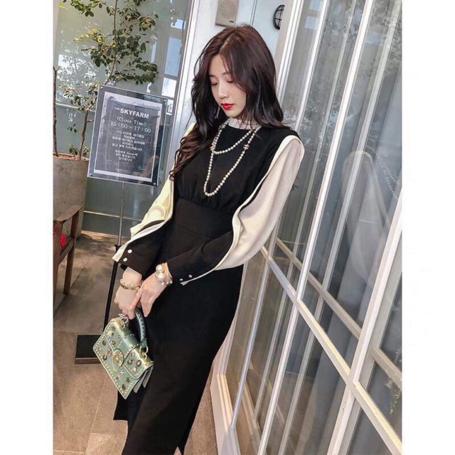 Váy cổ trắng