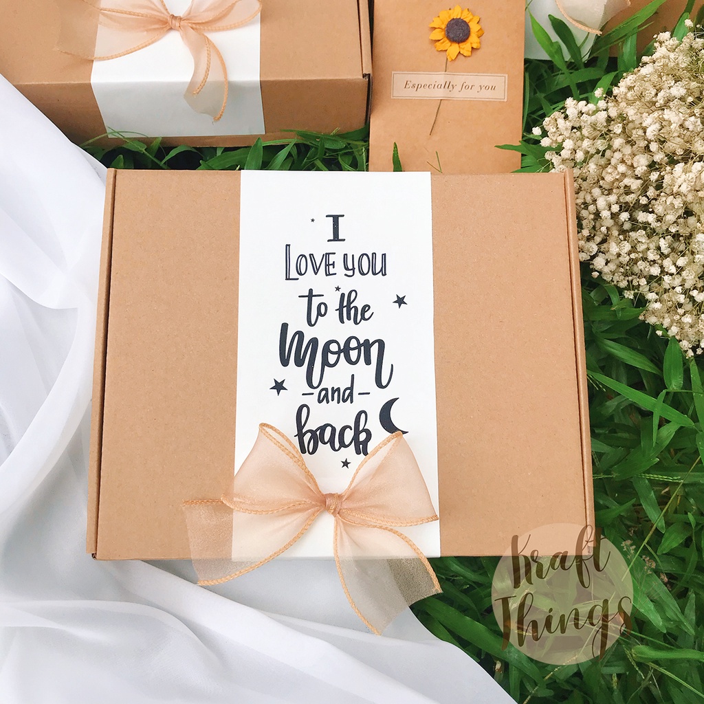 Hộp đựng quà kraft Moon &amp; Back - Hộp quà tặng bạn gái, bạn trai Valentine 14/2 kèm rơm lót Kraft Thing