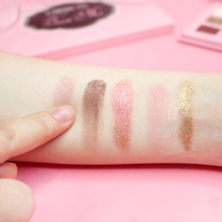 PHẤN MẮT BEAUTY CREATION TEASE ME