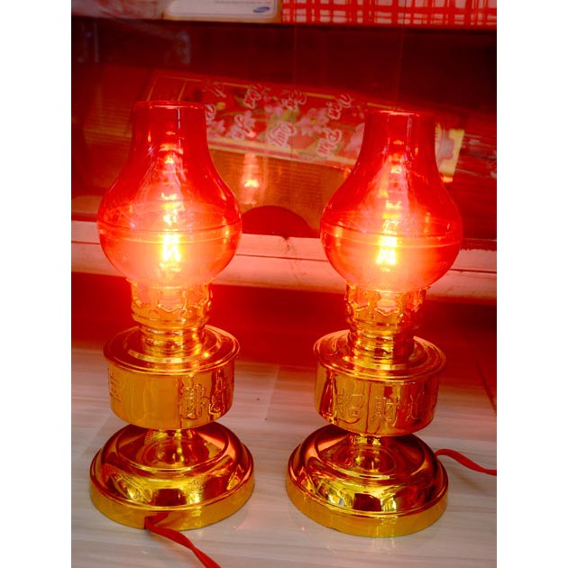 Cặp Đèn dầu đỏ cắm điện bóng cà na cao 20cm