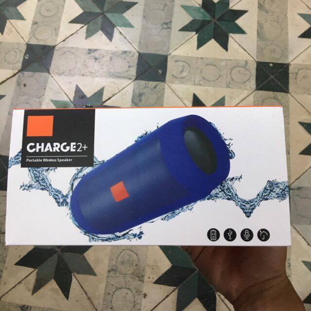 loa bluetooth charge 2 kiêm luôn sạc dự phong