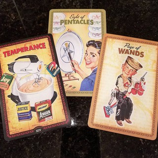 Bộ Bài Housewives Tarot (Guu Tarot Shop)