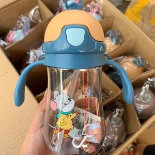 Bình uống nước cho bé