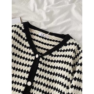 Áo Cardigan len dáng ngăn cổ Tim