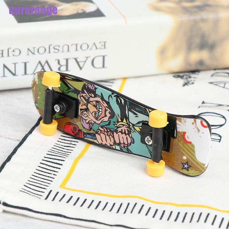 qurorange 5PC Kids Children Mini Finger Board Fingerboard Skate Children Gifts Toy UJS