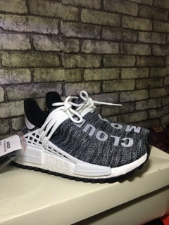 Giày human race