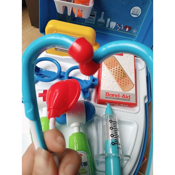 Đồ chơi hướng nghiệp: bé là bác sỹ dạng balo