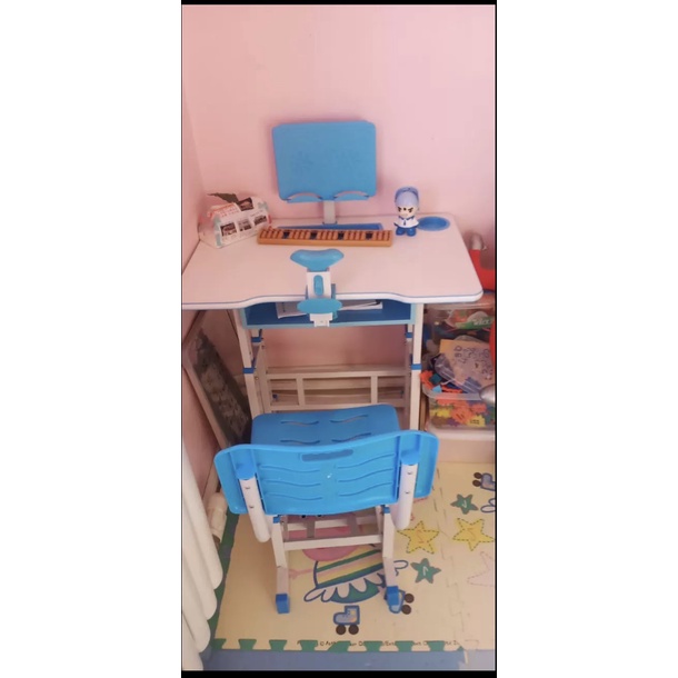 Bộ bàn ghế học sinh SKYA K101 bàn học thông minh cho bé màu xanh chống gù chống cận có giá để sách và ipad tiện lợi