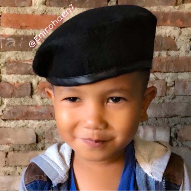 Mũ Beret Màu Đen Thời Trang Cho Bé