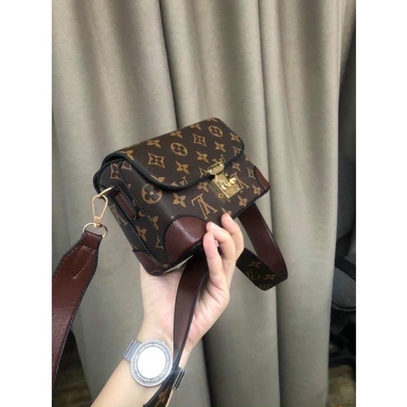 Túi Đeo Chéo Nữ Hoạ Tiết Hoa Nâu, Túi Nữ Đeo Vai Dáng Hộp Bản 2 Dây