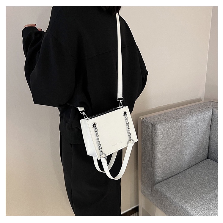 Túi Xách Dây Xích Đeo Vai Thiết Kế Mới Cao Cấp Thời Trang