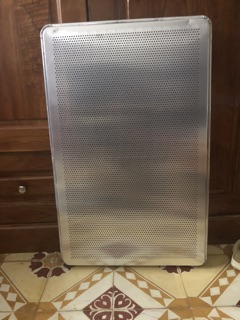 Khay phẳng lỗ nhôm 46x72