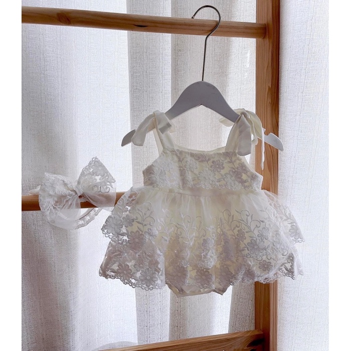 VÁY REN CÔNG CHÚA  BODY VÁY TẶNG MŨ XINH CHO BÉ ĐẦY THÁNG THÔI NÔI