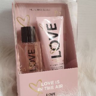 Set nước hoa và sữa tắm Vitoria Secrect