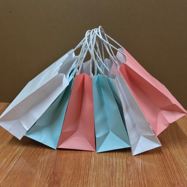 Túi giấy Kraft quai xoắn kt 20x22x10cm  cực đẹp