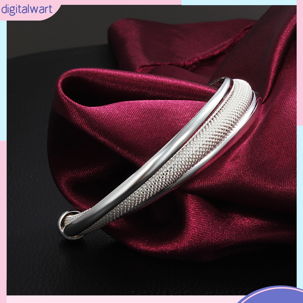 Vòng Đeo Tay Mạ Bạc Kiểu Dáng Đơn Giản Thanh Lịch Dành Cho Nữ