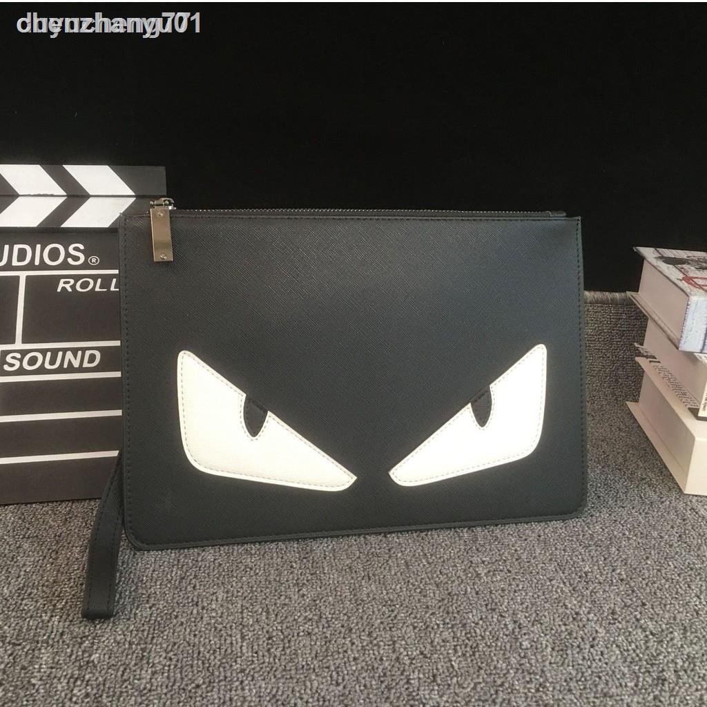 Dạo Phố Túi Ly Hợp Fendi Fendi Crash Túi Ly Hợp Túi Xách Quà Tặng Giáng Sinh Phiên Bản Hàn Quốc Túi Ly Hợp Quái Vật Nhỏ Nam Nữ Túi Phong Bì IPAD Nam