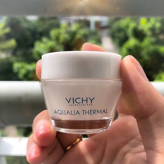 Gel Dưỡng Ẩm Kích Hoạt & Giữ Nước Cho Da Thường & Da Khô Vichy Aqualia Thermal Rehydrating Light Cream 15ml