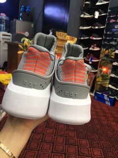 Giày eqt 2018 ghi cam ( tặng móc khoá)