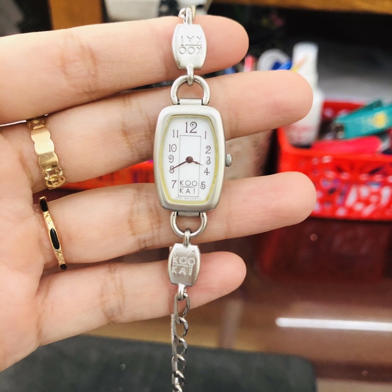 Đồng hồ nữ si nhật dáng lắc tay hiệu Kookai