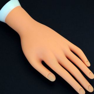 Bàn tay giả học nails