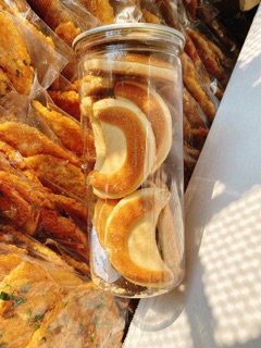 Bánh Sữa Mặt Trăng
