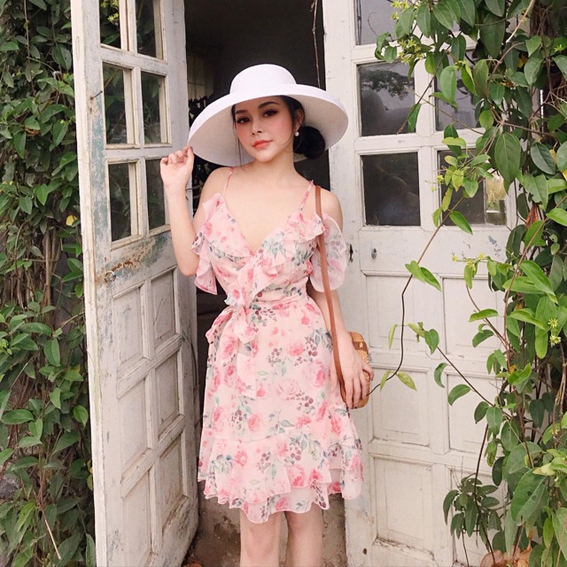 Váy 2 dây khoét vai hoa hồng