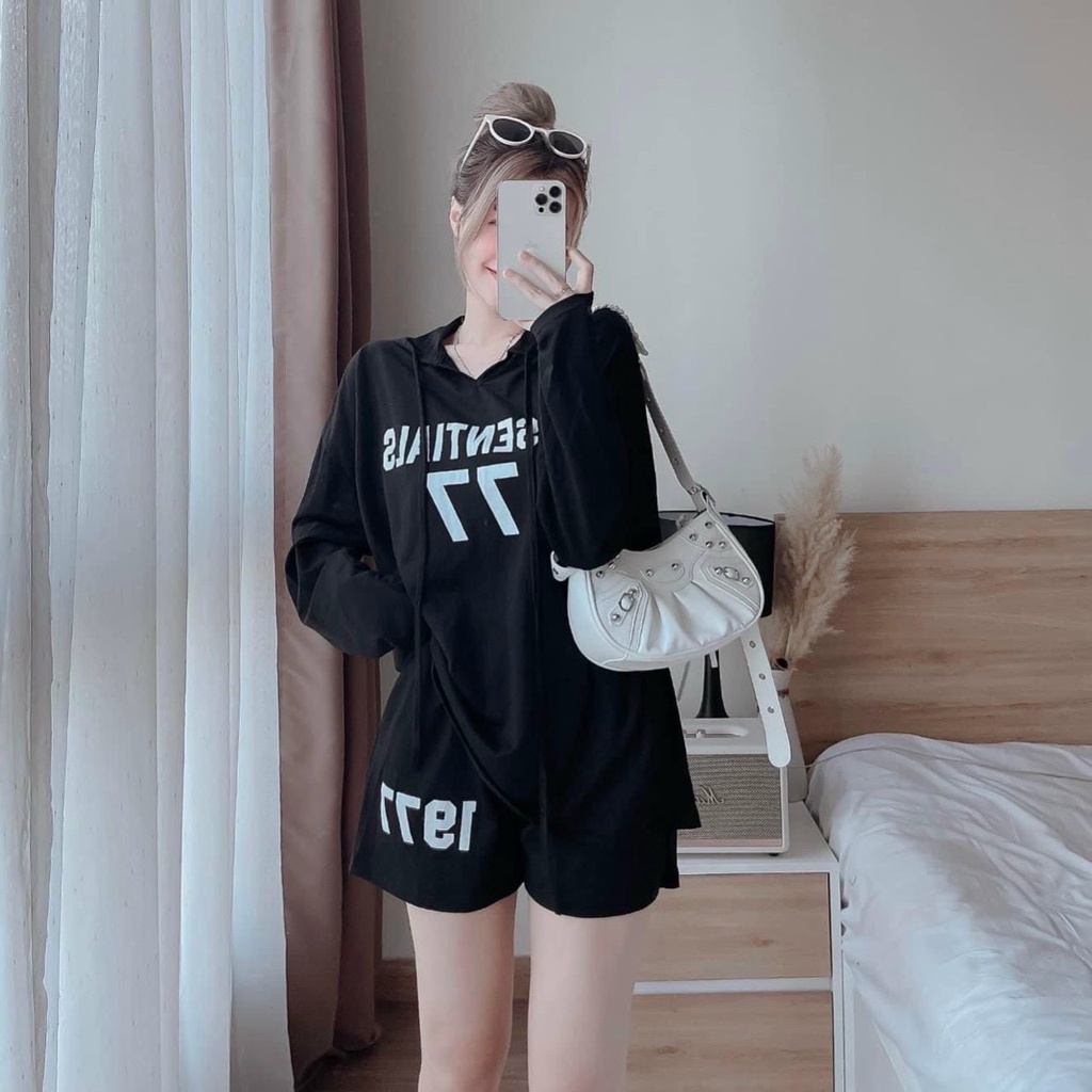 Sét bộ đùi nữ áo tay dài in họa tiết phối nón cá tính