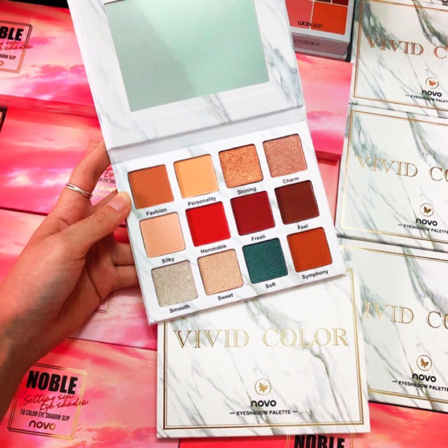 Phấn mắt Novo Vivid Color 12 ô