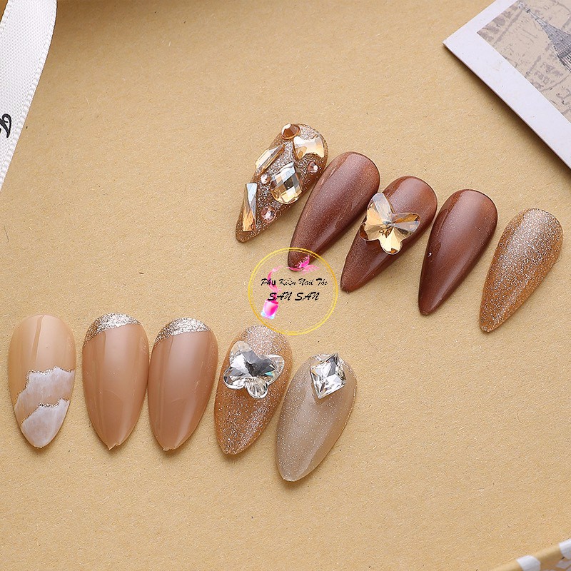 Đá khối 3D kim cương hình bướm trang trí móng