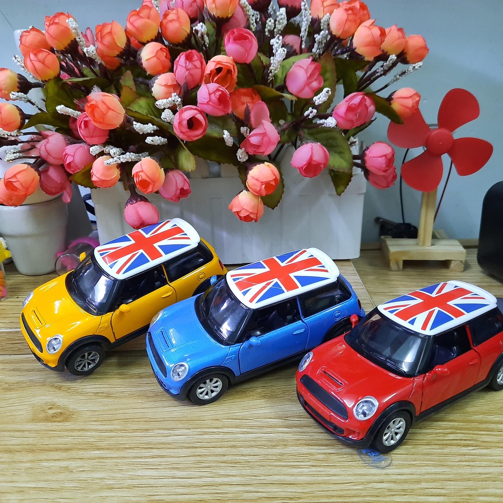 Xe ô tô đồ chơi mô hình mini cooper S bằng sắt chạy cót có âm thanh và đèn