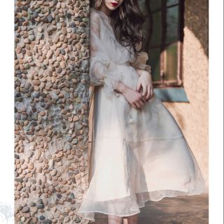 Váy vintage dáng dài phối ren voan tay phồng váy hai dây