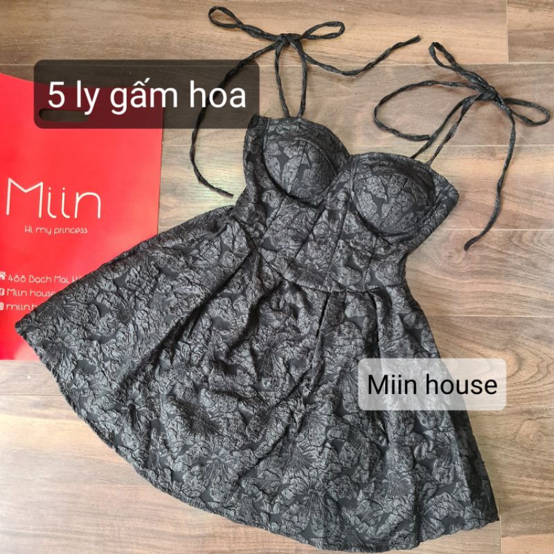 Váy 2 dây buộc vai cúp ngực gấm | BigBuy360 - bigbuy360.vn