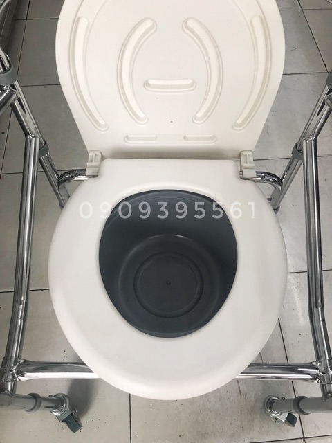 Ghế bô vệ sinh có bánh xe LUCASS G-696