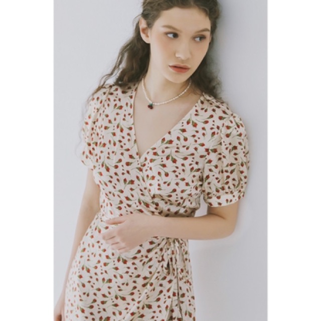 Zara Morocco full tag - Đầm Zara vạt chéo hoa nụ đỏ xinh DH3VCG52N9