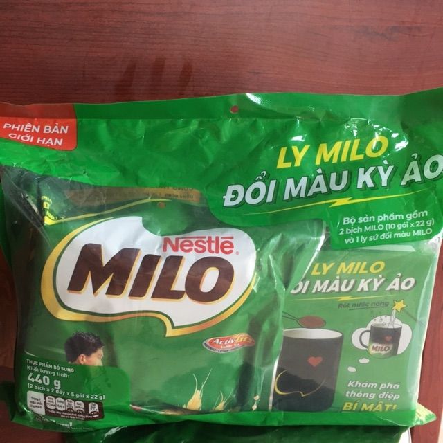 Bịch milo tặng cốc đổi màu