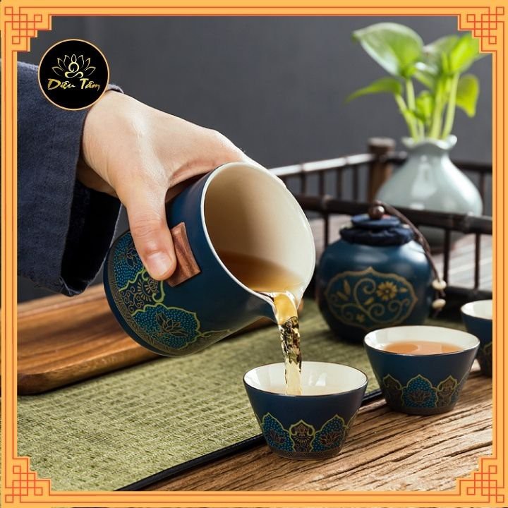 Bộ ấm trà xách tay đơn giản, tiện lợi khi đi du lịch