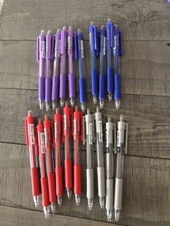 Bút nước bấm Chosch 8689