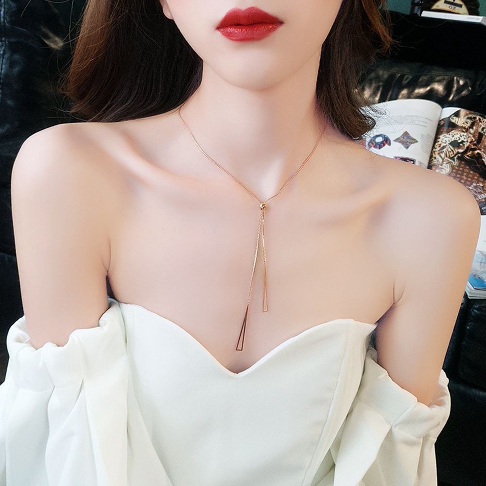 Vòng cổ mặt tam giác phối tua rua thời trang sang trọng cho nữ