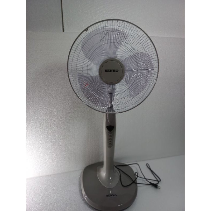 Quạt đứng Senko DD1602 ( chuyển nhanh Grab hoặc NoWSip Hà Nội trong ngày