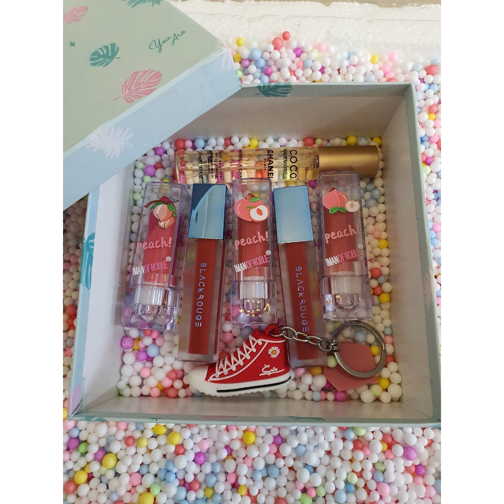 SET QUÀ KỈ NIỆM CHO CÁC BẠN GÁI